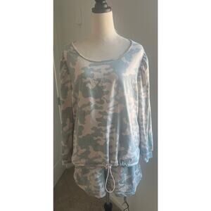 NWOT LA + Image Green/Beige Camo Fleece Long Sleeve Pullover Top/Shorts Set 2X